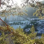 Dom W Gorach Sowich Niedzwiedzia Gawra, * Michalkowa