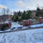 Dom W Gorach Sowich Niedzwiedzia Gawra, * Michalkowa
