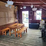 Dom W Gorach Sowich Niedzwiedzia Gawra, Hébergement de vacances *