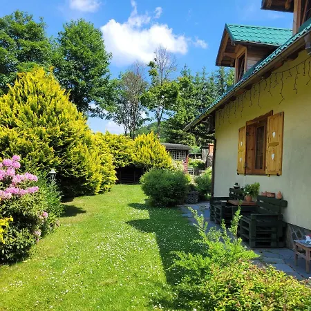 Dom W Gorach Sowich Niedzwiedzia Gawra, Michalkowa