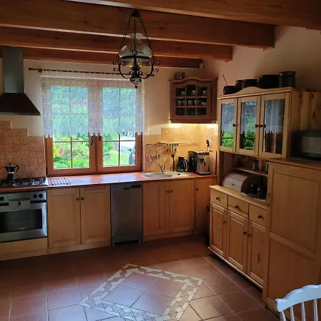 Dom W Górach Sowich Niedźwiedzia Gawra, Michałkowa Casa de Férias *