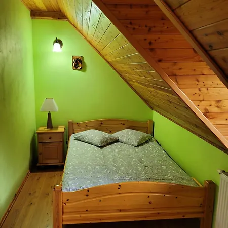 Dom W Gorach Sowich Niedzwiedzia Gawra,