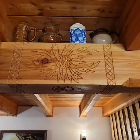 Dom W Gorach Sowich Niedzwiedzia Gawra, Nyaraló Michalkowa