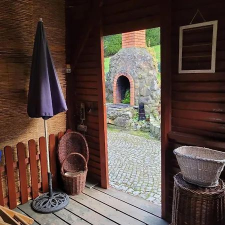Dom W Gorach Sowich Niedzwiedzia Gawra, *