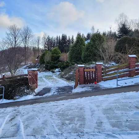 Dom W Gorach Sowich Niedzwiedzia Gawra, * Michalkowa