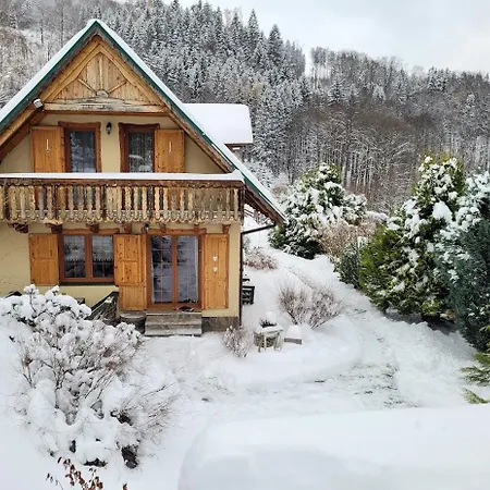 Dom W Gorach Sowich Niedzwiedzia Gawra, Prázdninový dům *