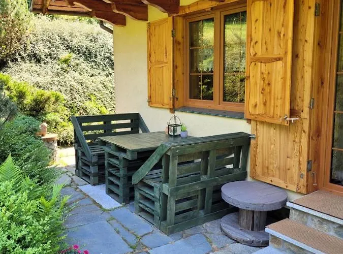 Dom W Gorach Sowich Niedzwiedzia Gawra,