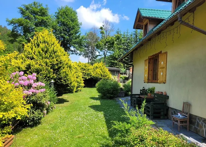 Dom W Gorach Sowich Niedzwiedzia Gawra, Michalkowa