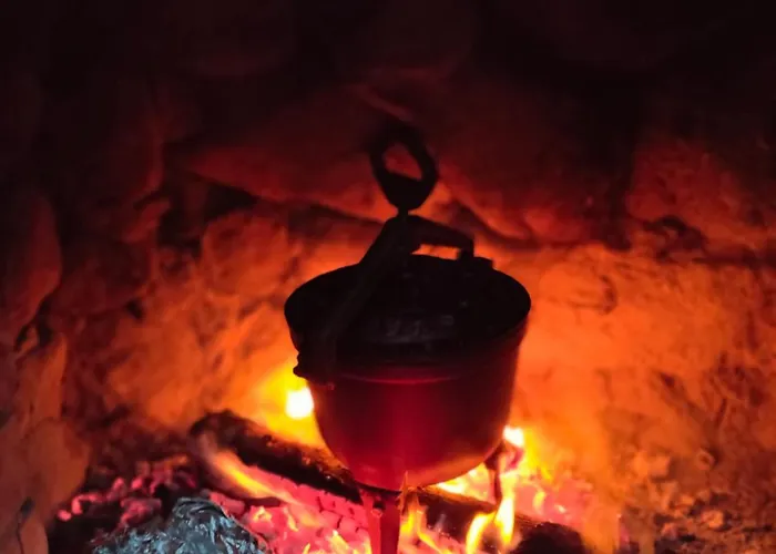 Dom W Gorach Sowich Niedzwiedzia Gawra, * Michalkowa