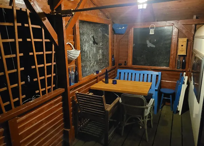 Dom W Gorach Sowich Niedzwiedzia Gawra, * Michalkowa