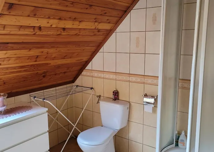 Dom W Gorach Sowich Niedzwiedzia Gawra,