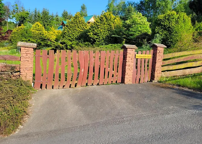 Dom W Gorach Sowich Niedzwiedzia Gawra, * Michalkowa