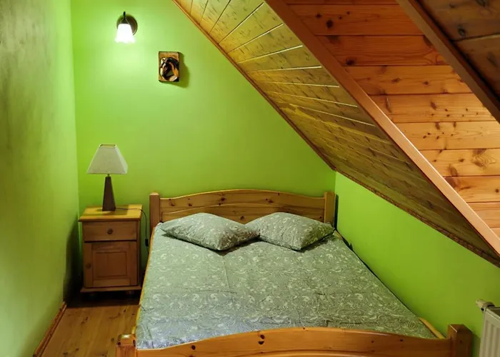 Dom W Gorach Sowich Niedzwiedzia Gawra,