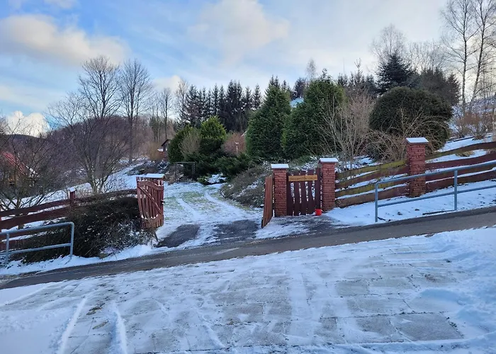 Dom W Gorach Sowich Niedzwiedzia Gawra, * Michalkowa