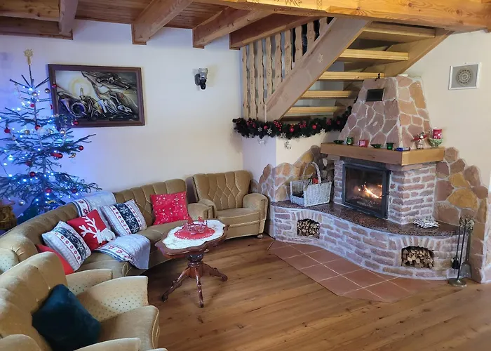 Dom W Gorach Sowich Niedzwiedzia Gawra, *